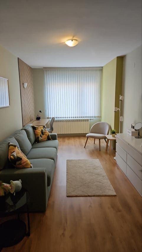 Стая Божурище - снимка 2